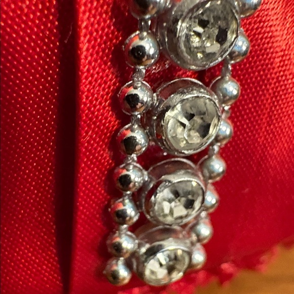 Set of 2 1948 Vintage Fashion Hats 1 Red Pillbox / 1 Black Velvet main image 9